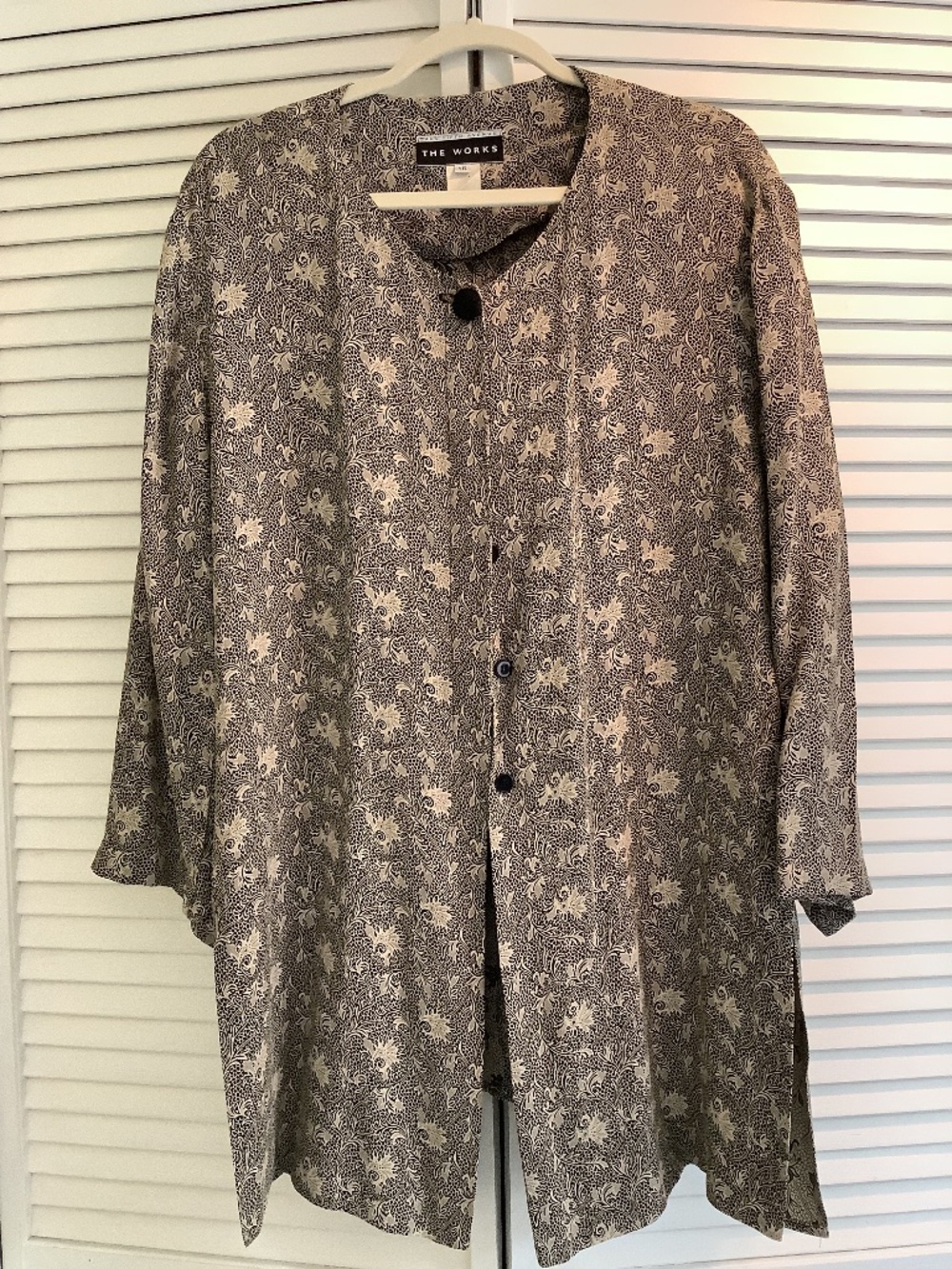 Saks 5th Ave label “The Works” Lots of Swing in this crepe rayon 16